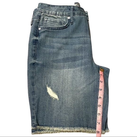 NWT Seven 7 Sunset Bermuda Denim Jorts Jean Shorts Fray Hem 9” Size 4 - Picture 4 of 6